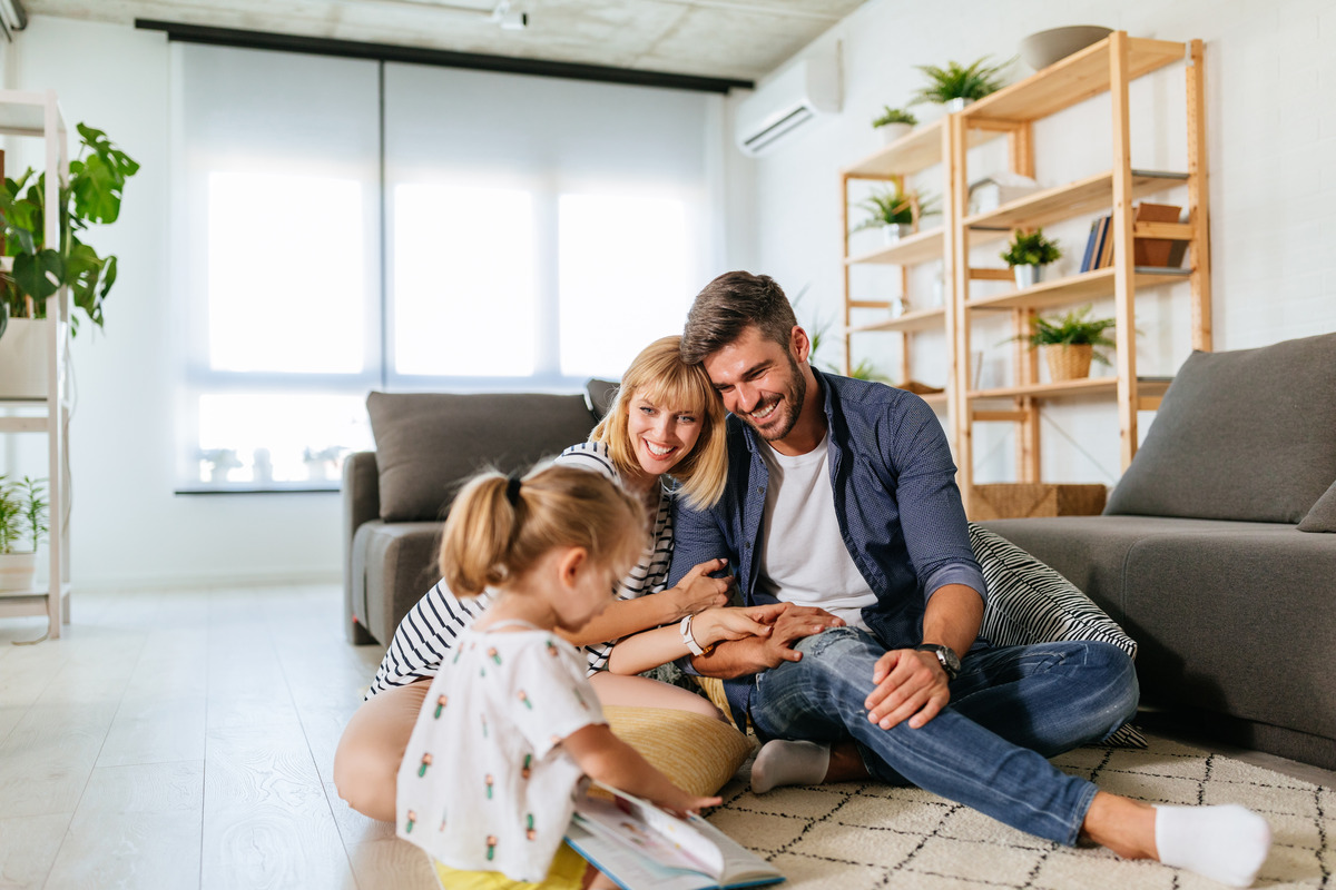 cohabiting-couple-with-daughter young couple with daughter, cohabitation